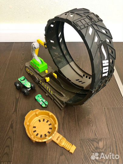 Игровой набор Hot Wheels Монстр-трак