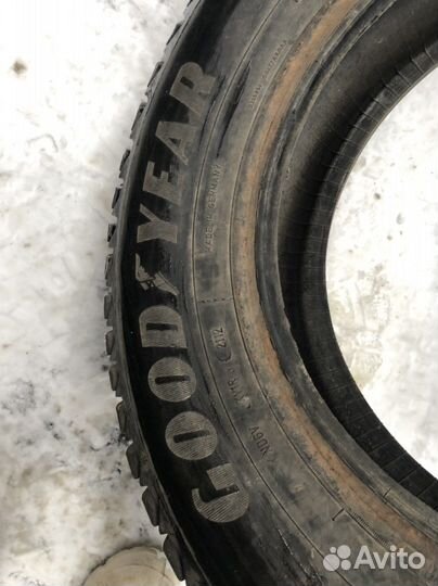 Goodyear Ultragrip Ice Arctic 215/65 R16 98T