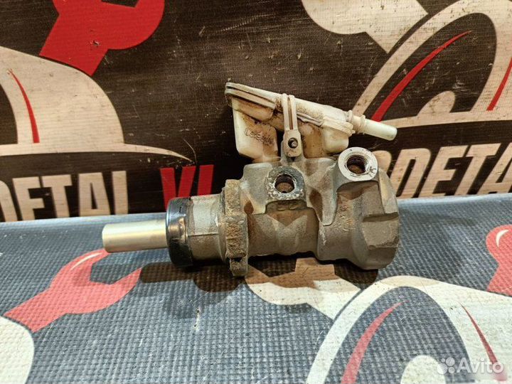 Главный тормозной цилиндр Ford Focus 1 седан