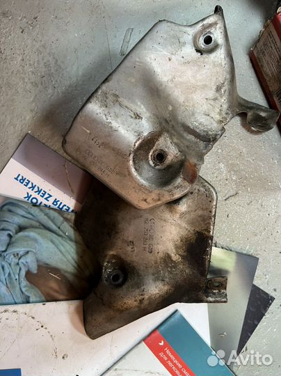 Экран тепловой коллектора 3.0tfsi