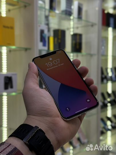 iPhone X, 64 ГБ