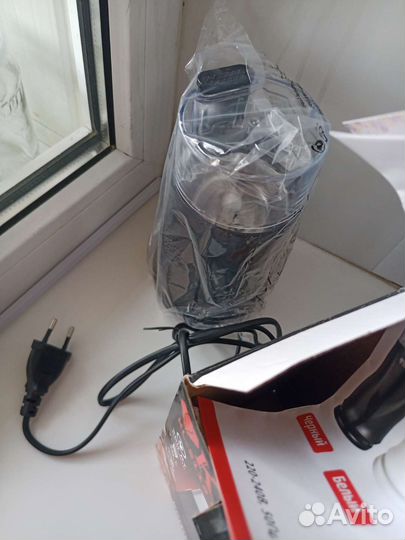 Кофемолка мощная вместительная новая стильная