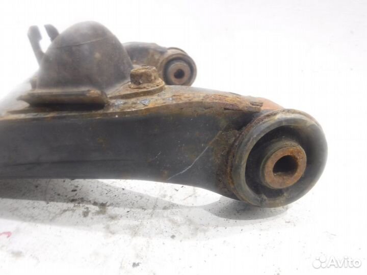 Рычаг передний правый верхний 4010A104