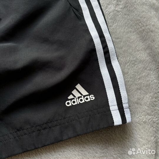 Спортивные шорты adidas