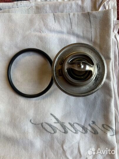 Термостат на volkswagen passat,запчасти