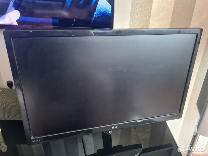 Продам отличный монитор LG 23MP48D