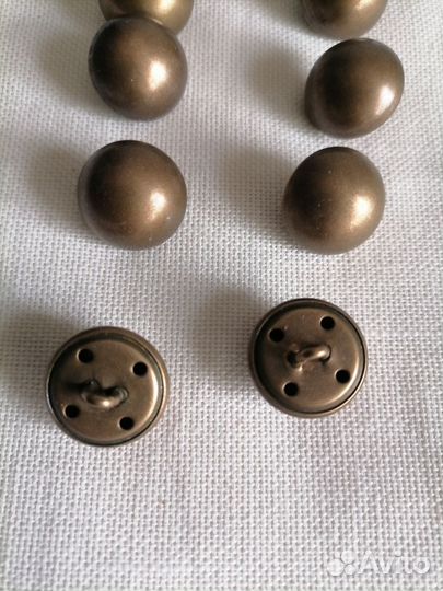 Пуговицы металлические