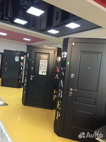 Стенды для входных дверей