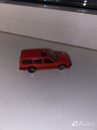 Машинка hot wheels volvo 850 Estate