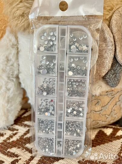 Стразы для лица, маникюра, рукоделия, в кейсе
