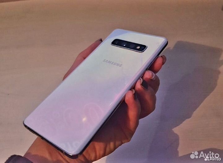Samsung Galaxy S10+, 8/128 ГБ