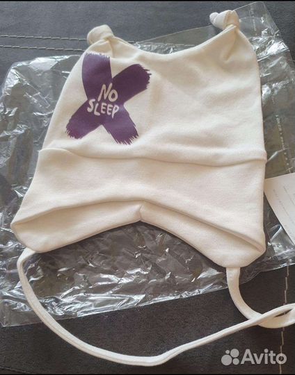 Шапочки для лялечек до 3-х месяцев. Новые