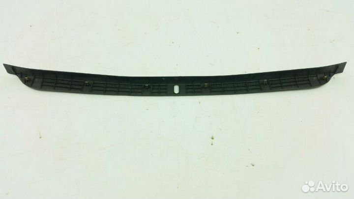 Накладка на замок багажника Toyota Mark Ii GX90