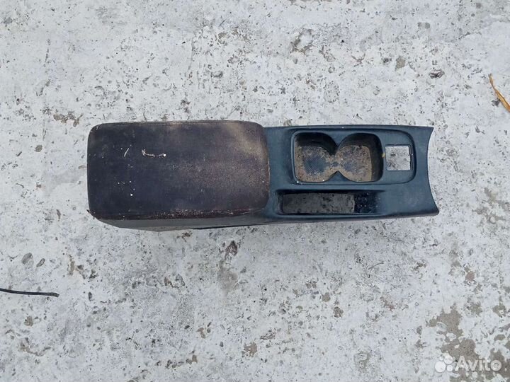 Подлокотник Mitsubishi Lancer 9
