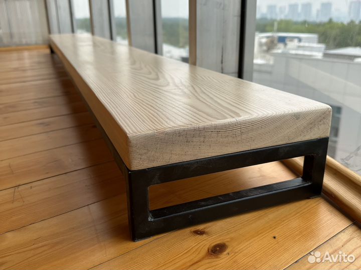 Полка из дерева и металла