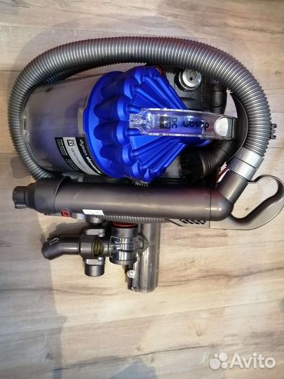 Пылесос Dyson DC32