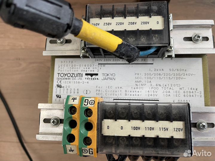 Понижающий трансформатор toyozumi 1,2 кВт