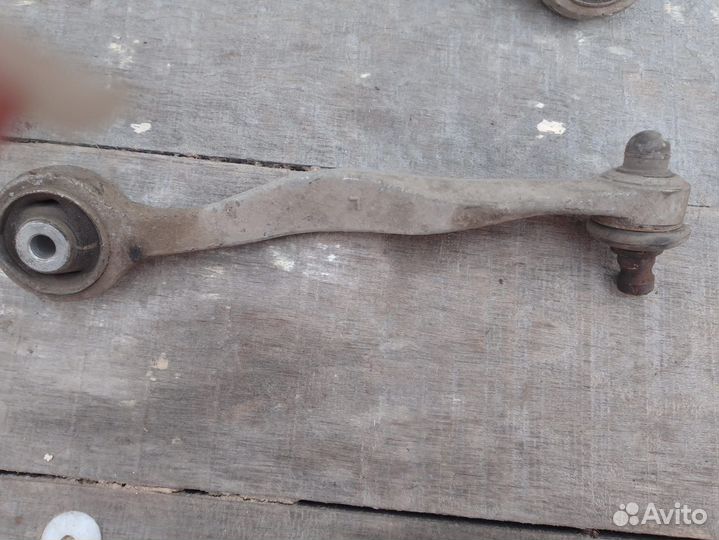 Рычаг Volkswagen Passat B5