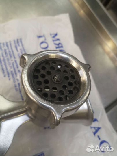 Мясорубка ручная новая Россия