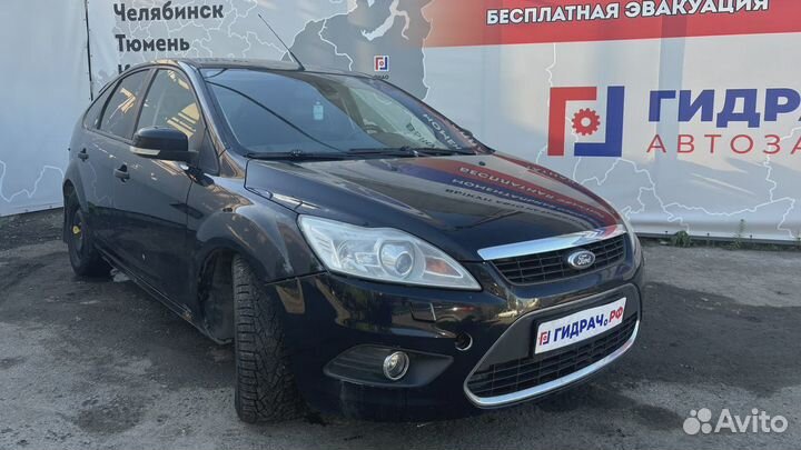 Обшивка задней панели правая Ford Focus 2 1349499