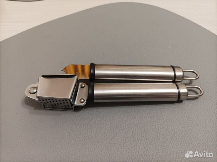 Чеснокодавка