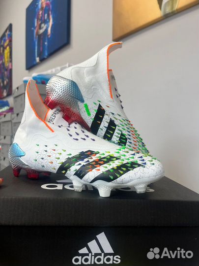 Футбольные бутсы Adidas predator freak