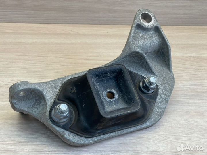 Опора МКПП Renault Duster