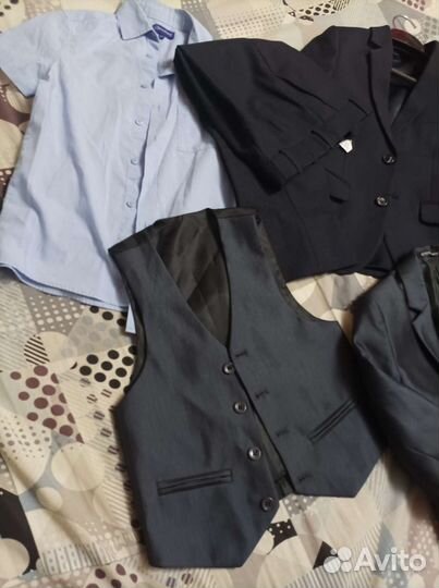 Школьный костюм для мальчика 122 серый