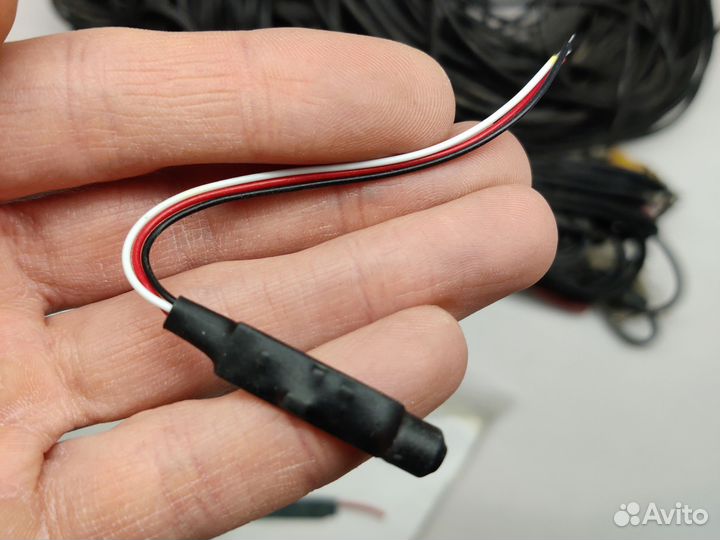 Камеры и провода для видеонаблюдения