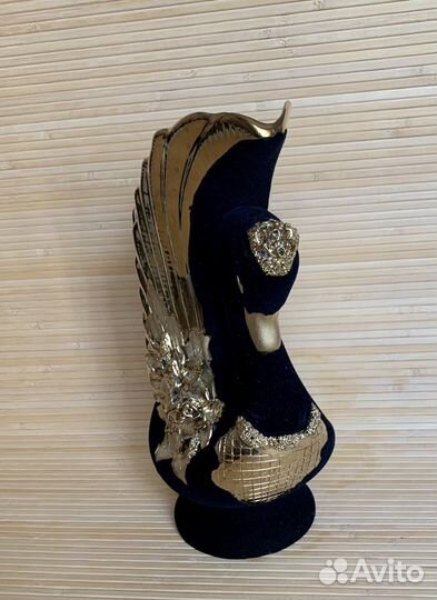 Ваза Лебедь