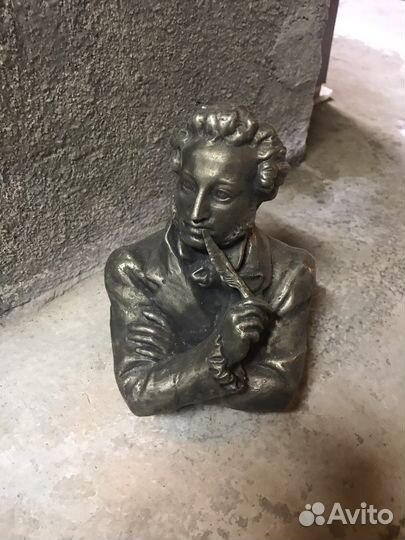 Бюст Пушкина