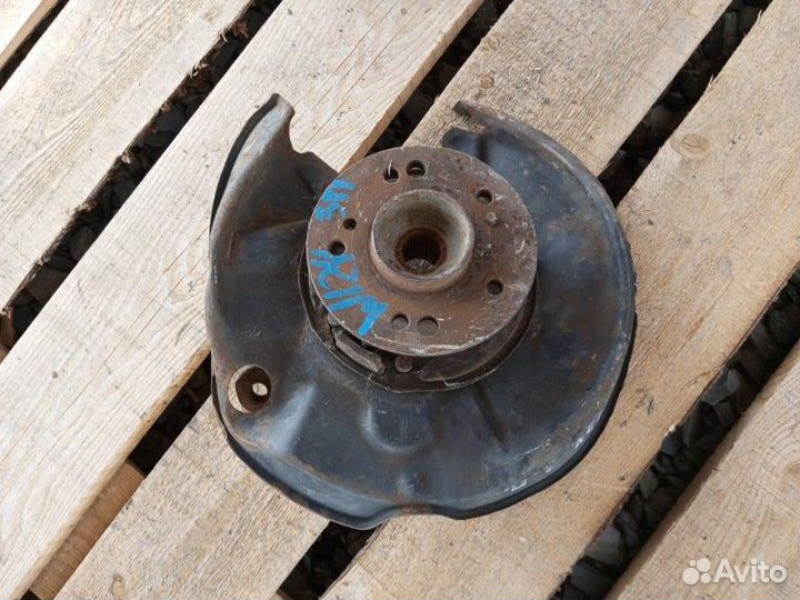 Кулак поворотный задний правый Mercedes Benz