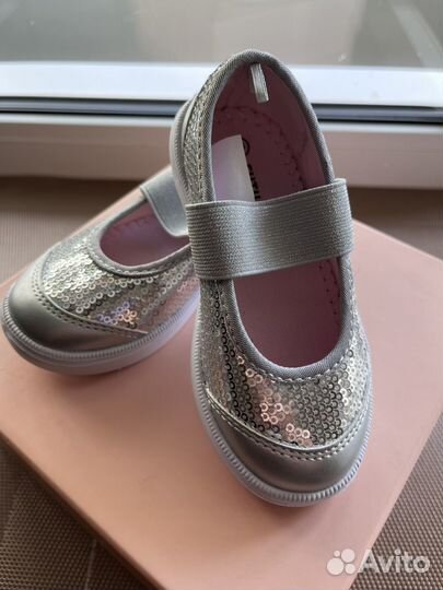 Сандалии для девочки 23 размер новые