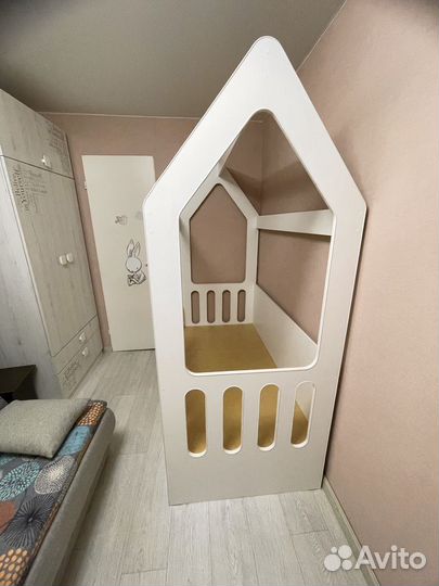 Детская кроватка домик с ящиками