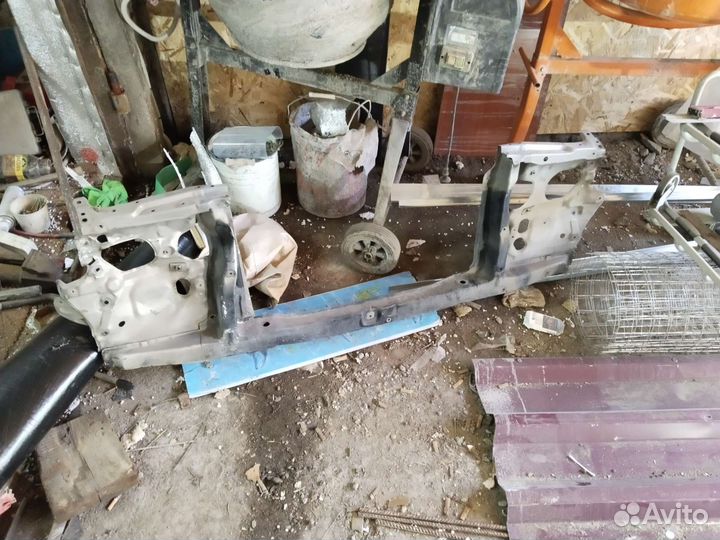 Телевизор на Toyota land cruiser 80