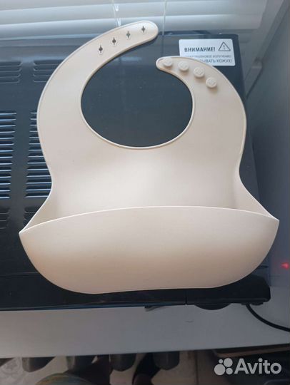 Силиконовый слюнявчик