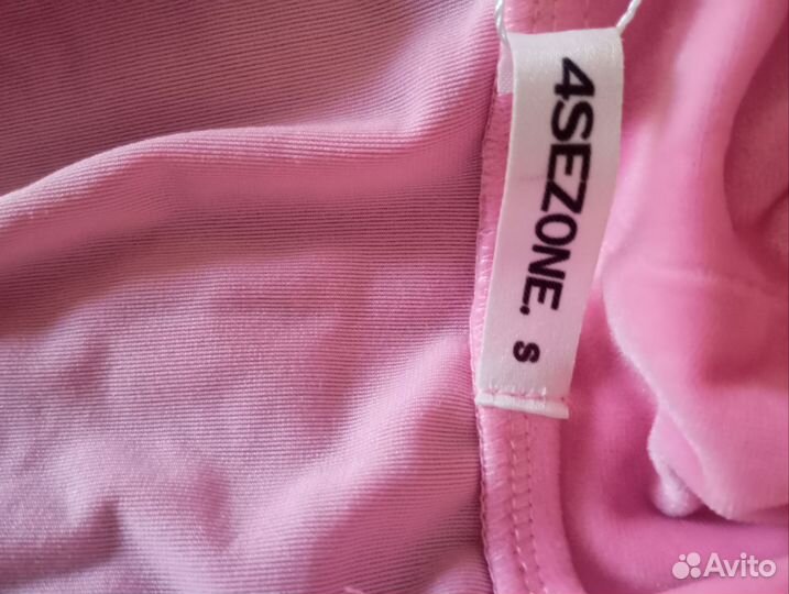 Продаю новый велюровый костюм S