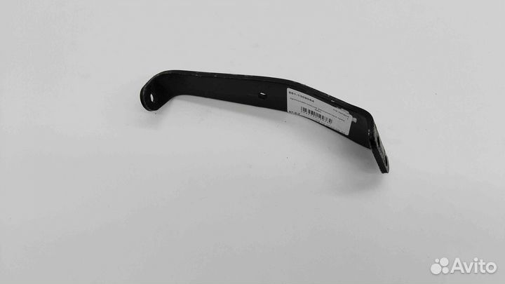 Кронштейн кожуха вентилятора прав. верх