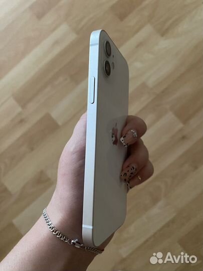 iPhone 12, 64 ГБ