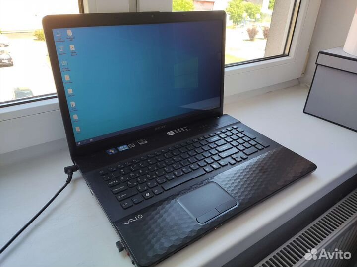 Ноутбук sony vaio 17 дюймов i5 410m