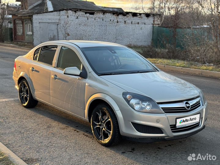 Opel Astra 1.6 МТ, 2010, 252 000 км