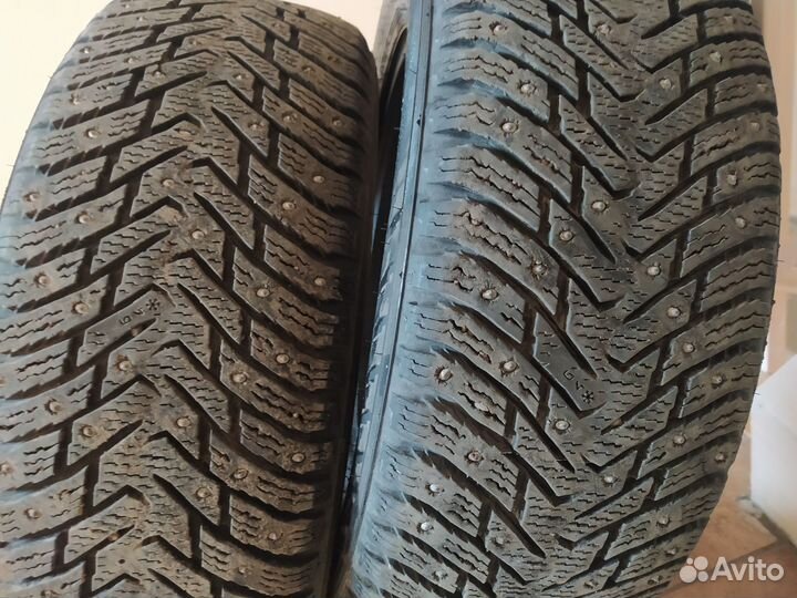 Nokian Tyres Hakkapeliitta 8 215/60 R16