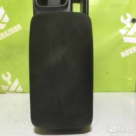 Подлокотник Митсубиси Лансер 9