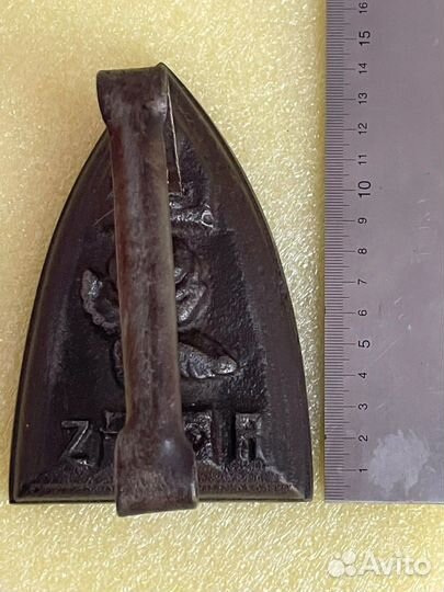 Старинный утюг