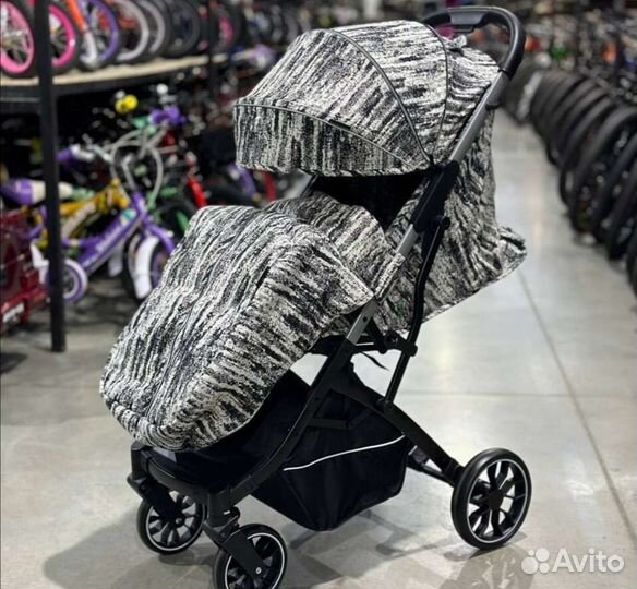 Новая Лёгкая прогулочная коляска luxmom v3