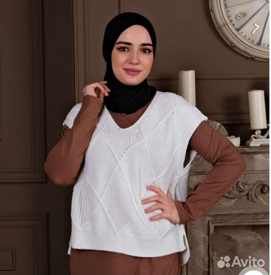 Жилет белый 44-50 новый