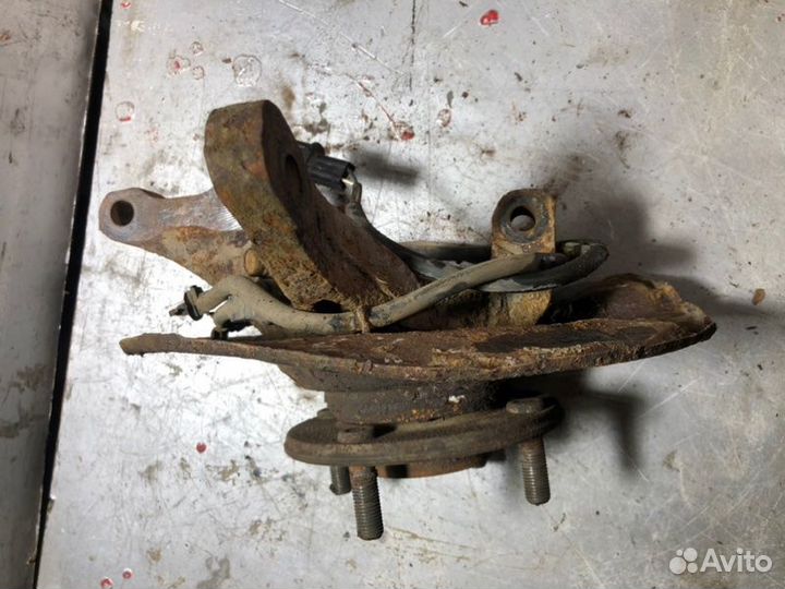 Кулак ступица правый передний Mitsubishi Lancer 9