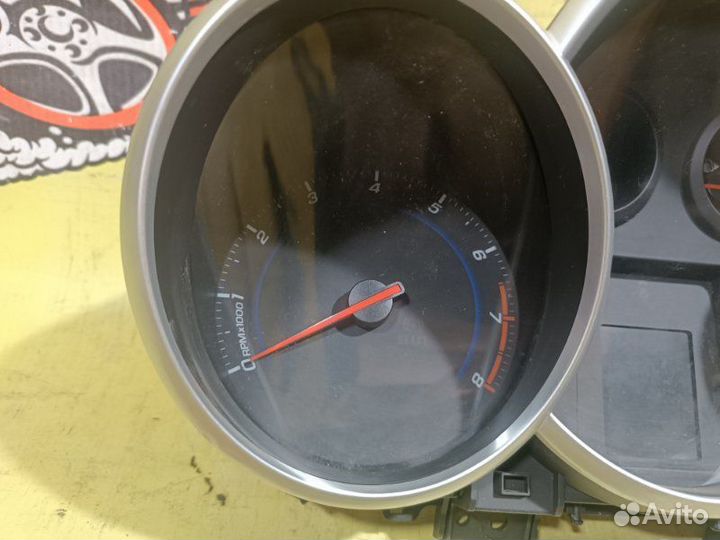 Панель приборов Chevrolet Cruze седан 1.6 2012