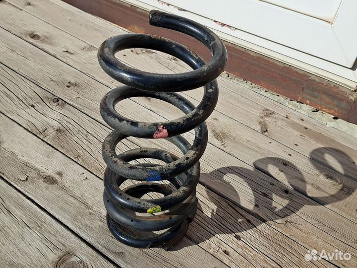 Пружина задняя pajero 4