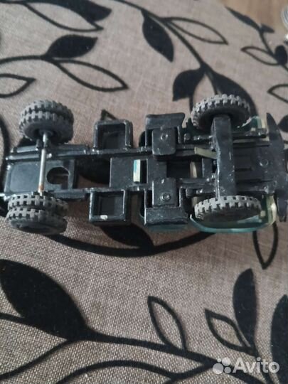 Модель ЗИЛ под запчасти и кузов Волга